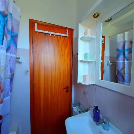 Apartment Lotus 5 *